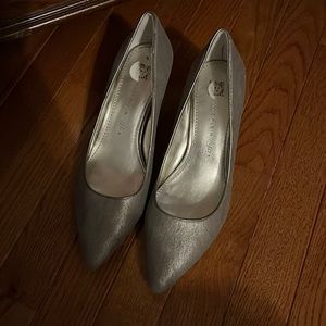 Anne Klein Iflex silver high heels size 7.5